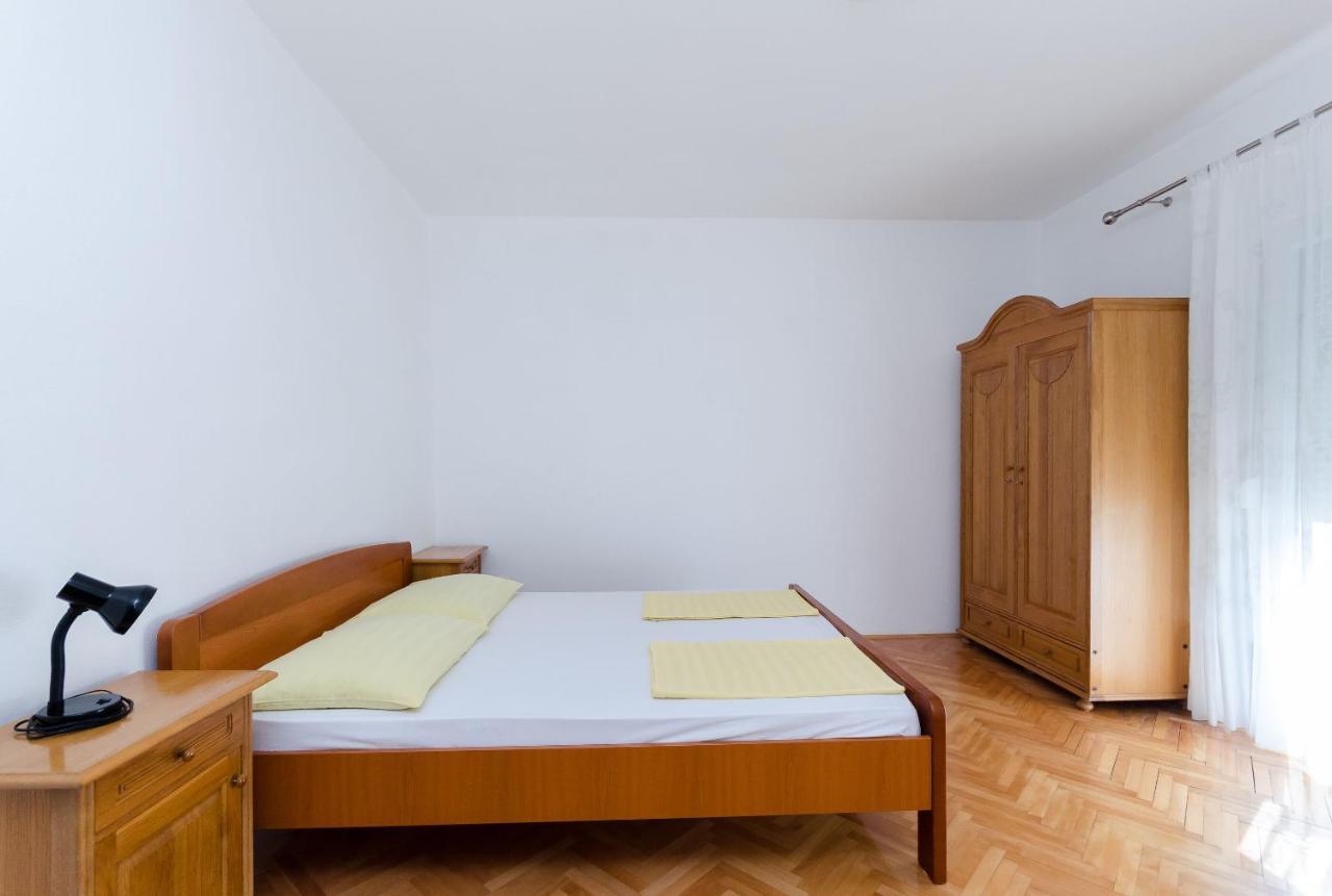 Ruza A Apartment Lopar