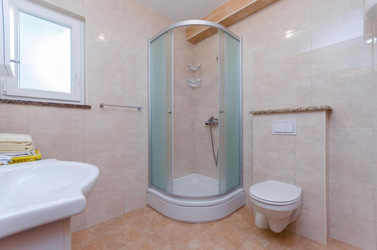 Ruza A Apartment Lopar